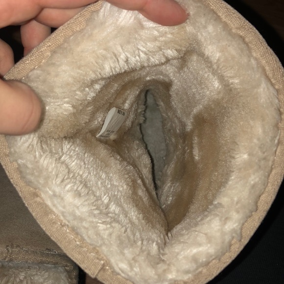 UGG Boots - Picture 3 of 4